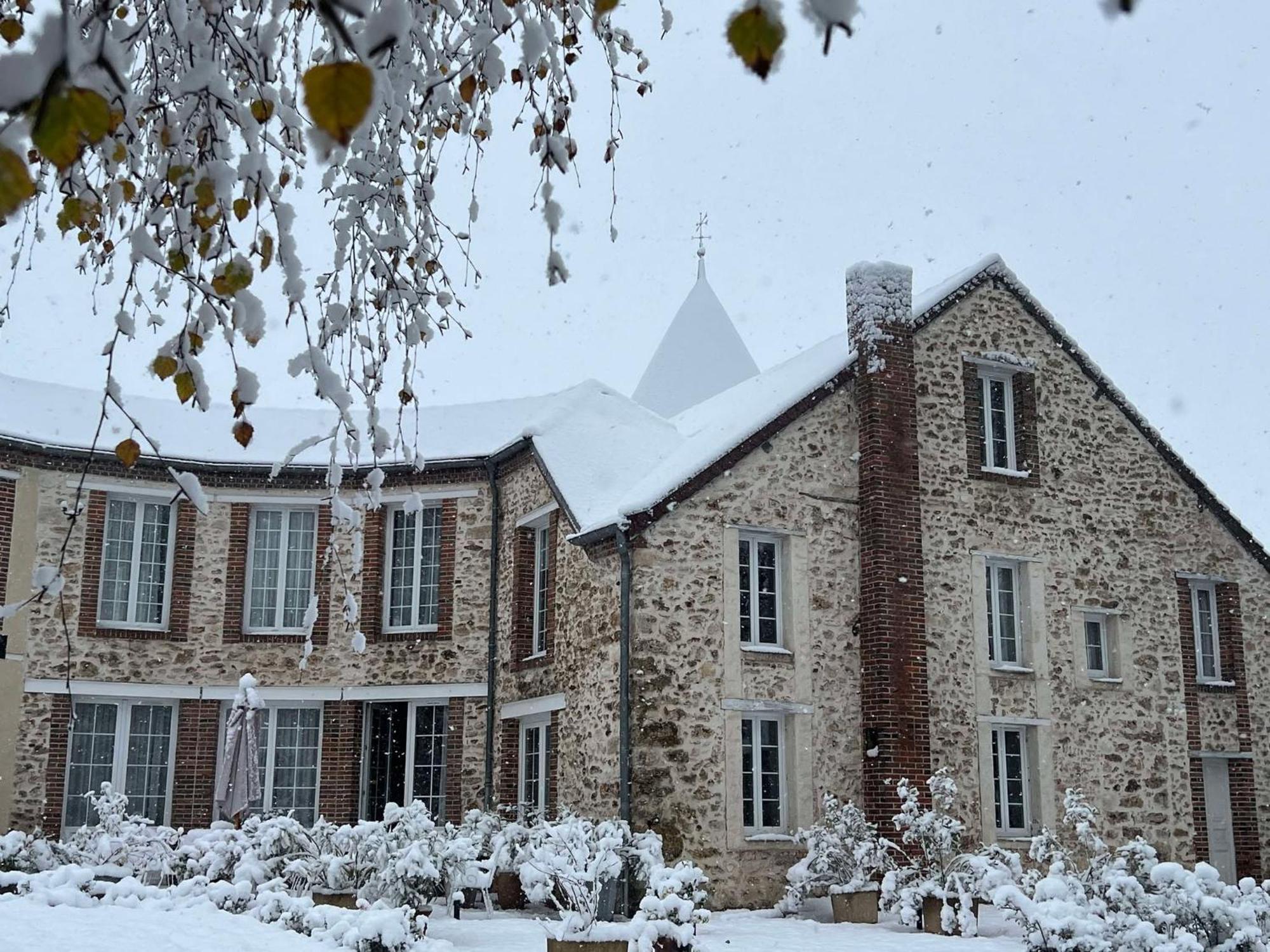 Le Petit Chateau Baye  エクステリア 写真